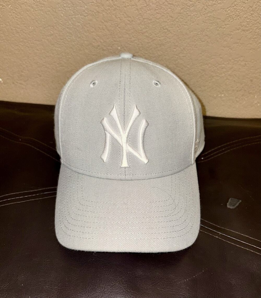 '47 Brand New York Yankees MLB Strapback Cap Light Gray Curved Brim Hat